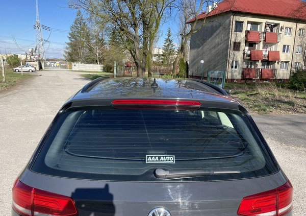 Volkswagen Passat cena 64900 przebieg: 209000, rok produkcji 2017 z Lubin małe 29